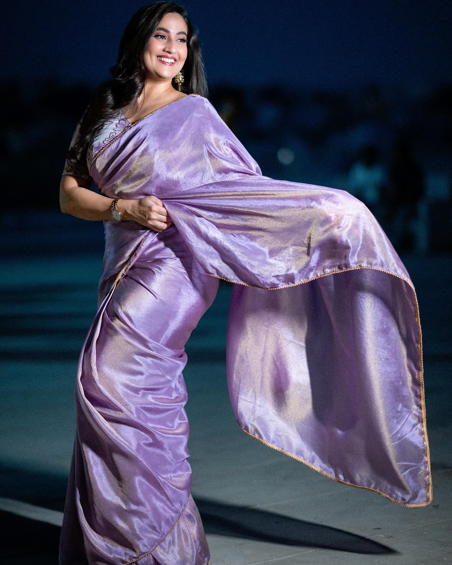 Indian TV Anchor Rampalli Manjusha Stills in Violet Saree